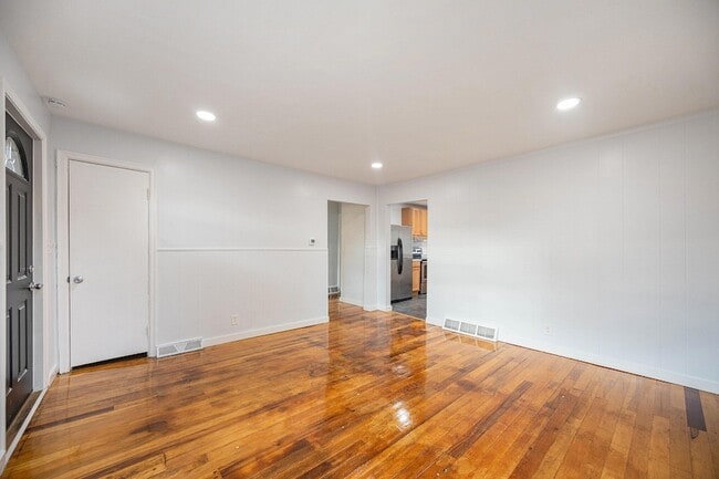 Photo - 12 Linwood Ave