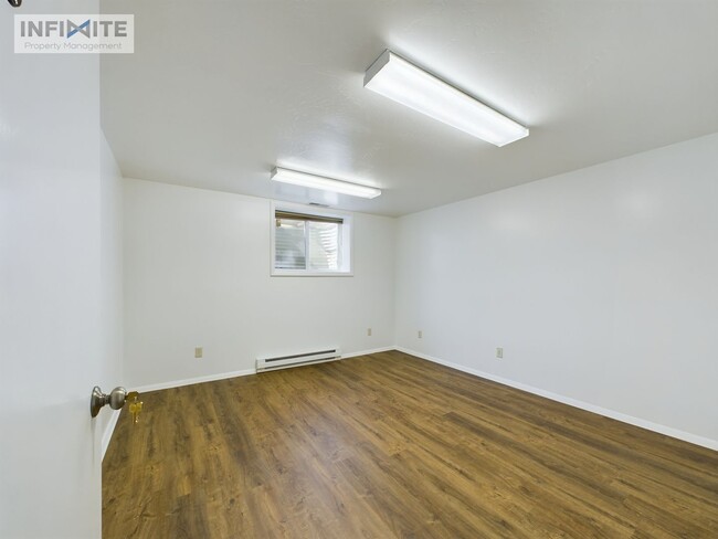 Executive Office Suites Starting at $700 - Executive Office Suites Starting at $700 House