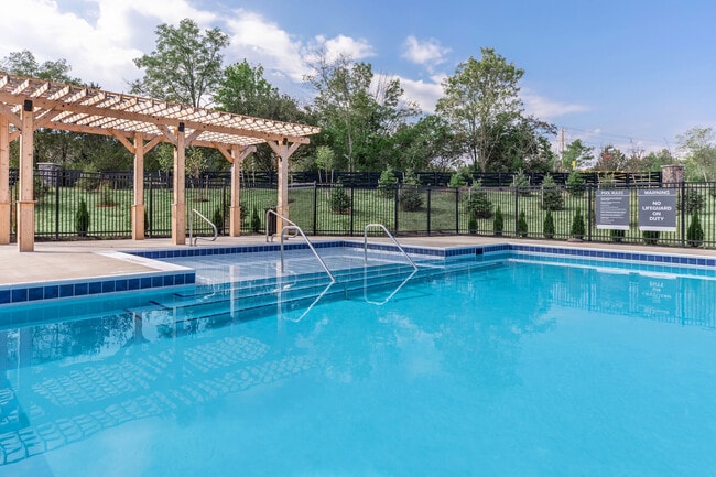 Building Photo - Retreat At Scioto Creek