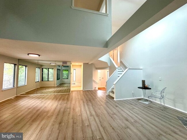 Photo - 104 Sayre Dr