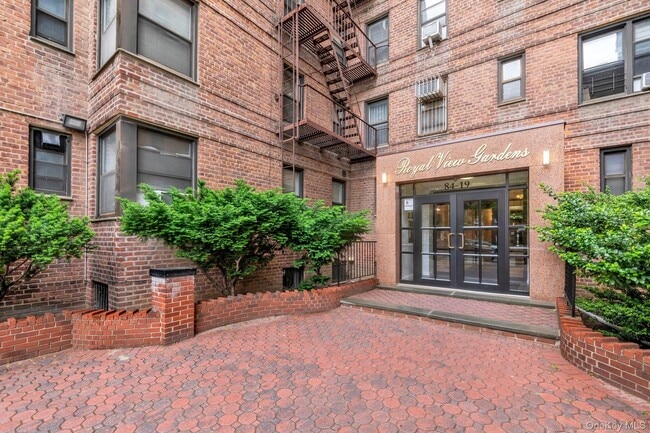 Building Photo - 84-19 51st Ave Unit 2E