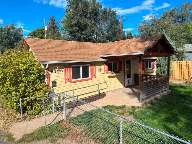 Photo - 833 1/2 Bross Street