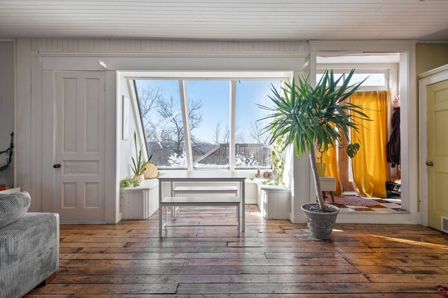 Photo - 223 Bates Ave Unidad Penthouse