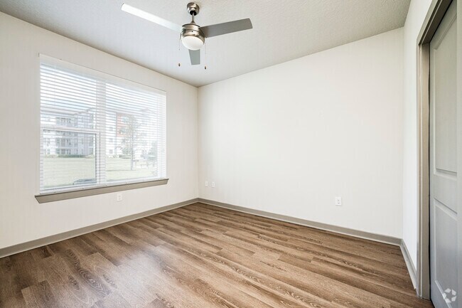 2BR, 2BA - 1,122SF - Second Bedroom