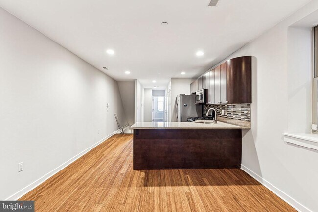 Photo - 1418 Christian St