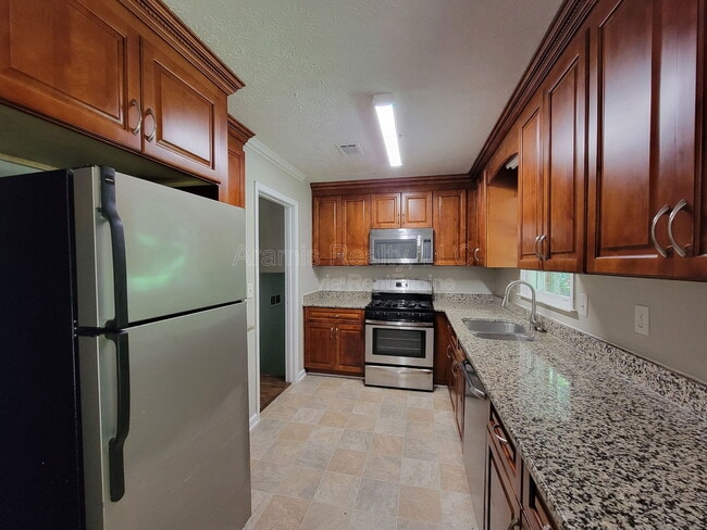 Photo - 2506 Windmere Dr NW