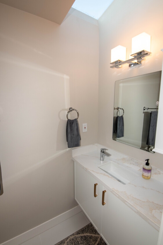 Photo - 1658 Lower Grand Ave (Piedmont, CA)