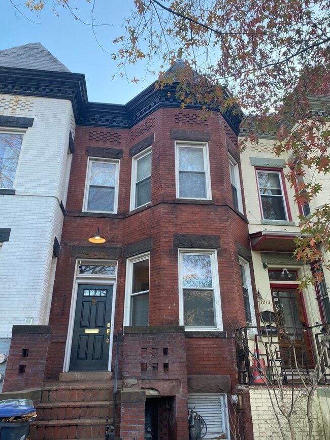 Photo - 3215 11th St NW Unidad Bsmt
