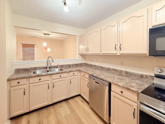 Photo - 12754 Crescent Dr