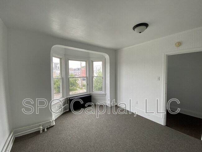 Photo - 252 W Jackson St