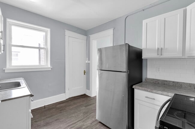 Photo - 2803 Main St