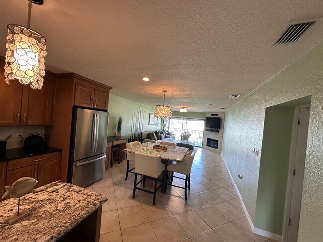 Photo - 2100 N Peninsula Ave