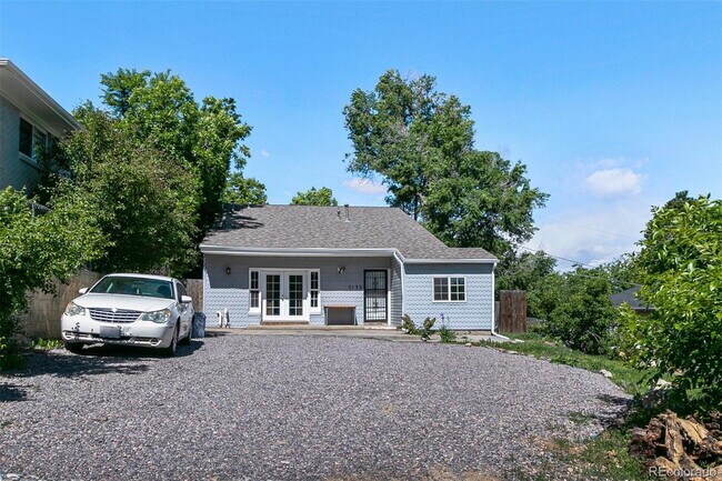 Photo - "Spacious 5-Bedroom Denver Gem with 2.5 Baths and 1,920 Sq Ft of Comfort!"