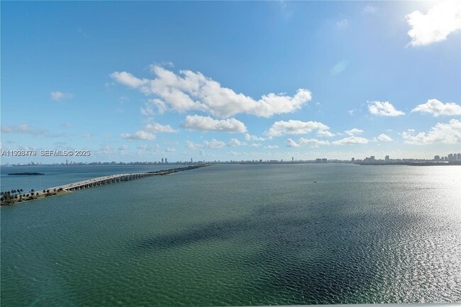 Photo - 3131 NE 7th Ave Unidad 2203