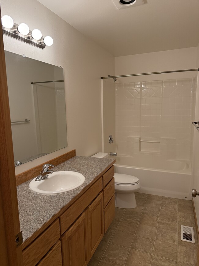 Photo - 1015 N Baker Ave