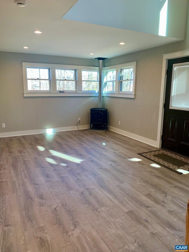 Photo - 652 Ivy Hill Ln