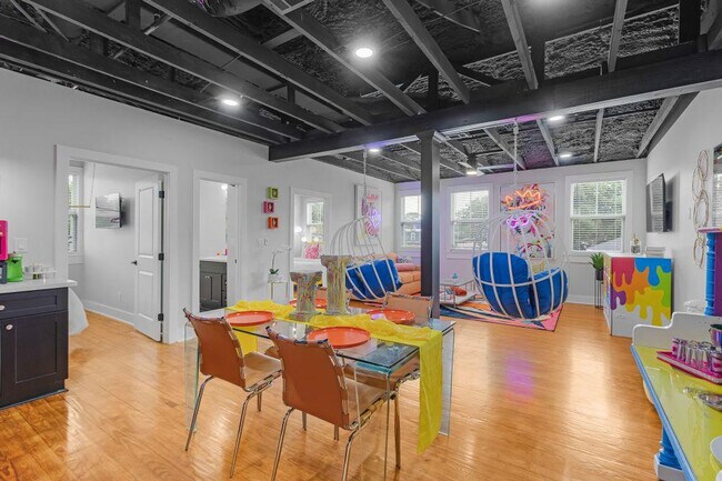 Photo - 156 Camellia St Unit ID1267000P