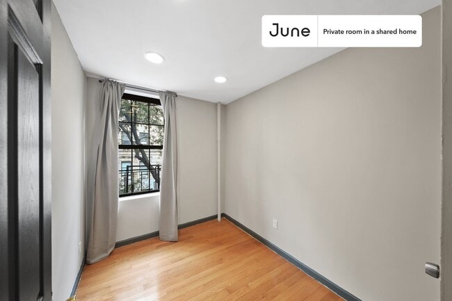 Room in Shared 3 bed/1 bath home in East Village