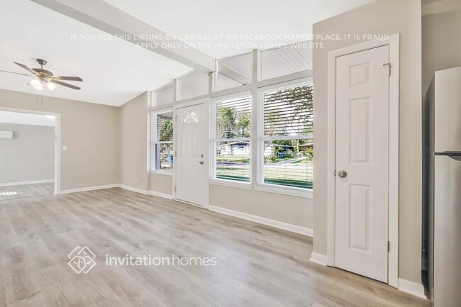 Photo - 7444 Sandhurst Rd S