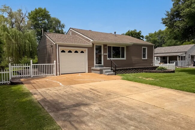 Photo - 1 Winstead Pl