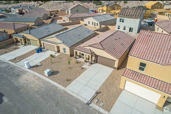 Building Photo - 2412 Village Dr Rental