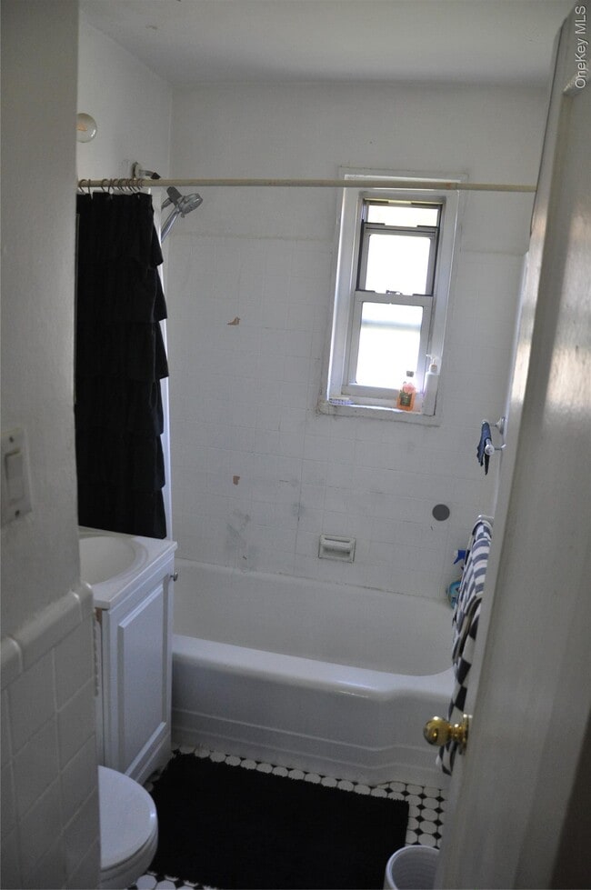 Photo - 133-22 Laurelton Pkwy