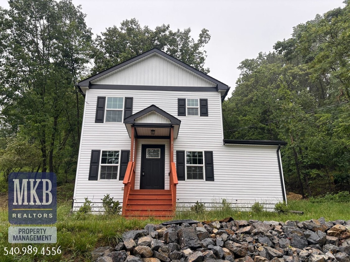 Photo - 811 Montvue Road Salem VA 24153 - Private & Renovated