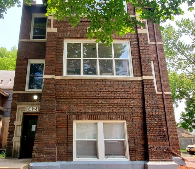Building Photo - 1421 N Main St Unit 1421 #4 Rental