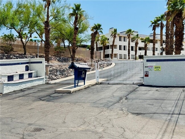 Photo - 2022 Merrill Ln Unit 4F