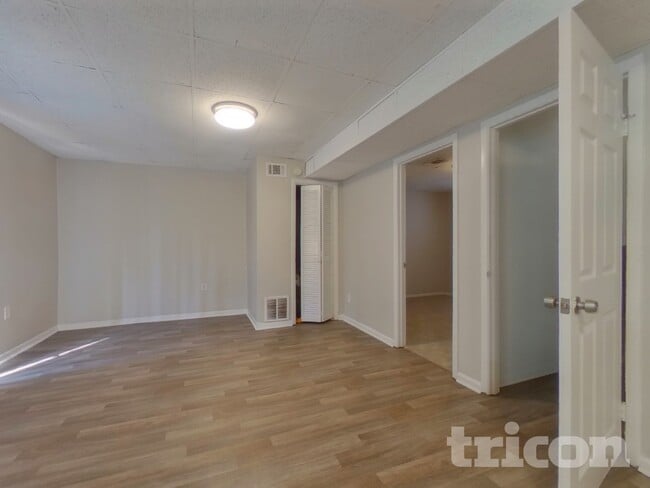 Photo - 485 Valley Creek Rd SW