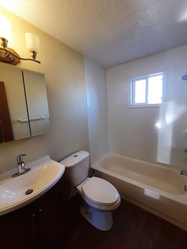 Photo - ** COMING SOON PLEASE CHECK BACK AT A LATE... Unidad 303