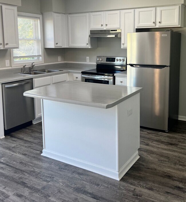 Photo - Just listed!