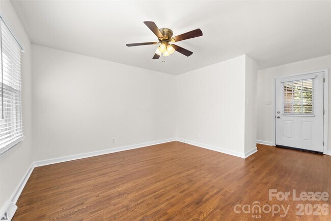 Photo - 4005 Abbeydale Dr