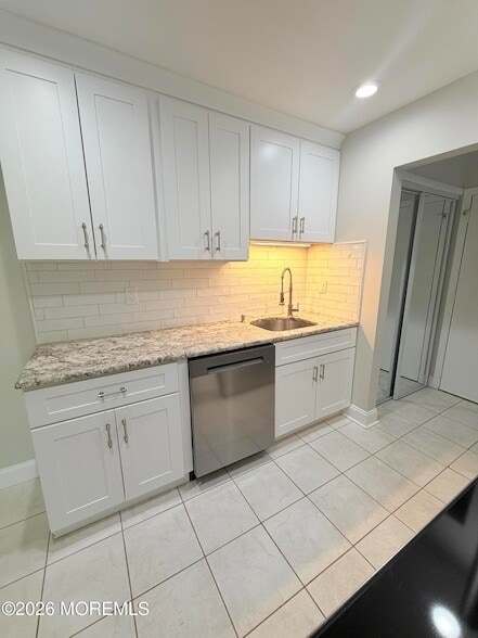 35 Amberly Dr