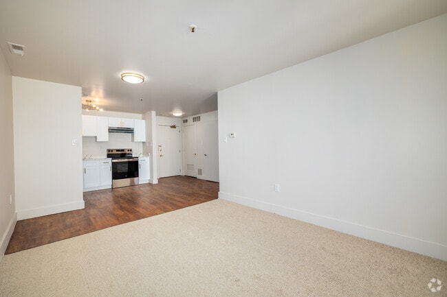 1BR, 1BA - 601SF - Living Room