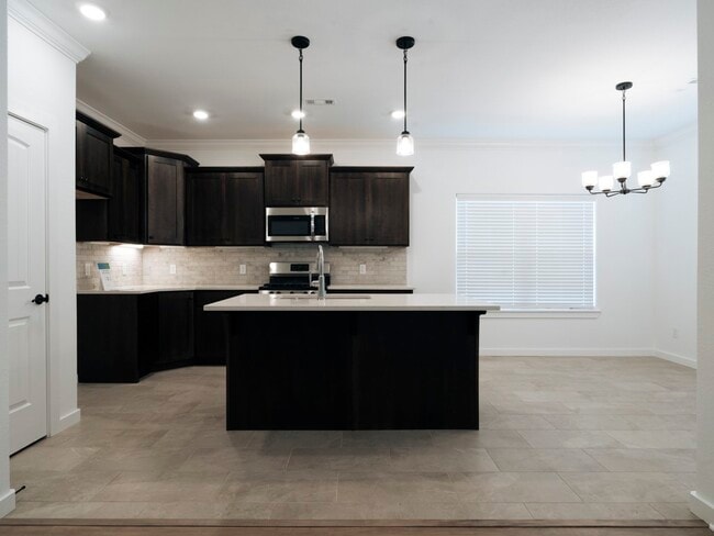 Photo - 441 Willow Dr