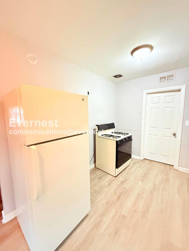 Photo - 18455 Wormer Ave