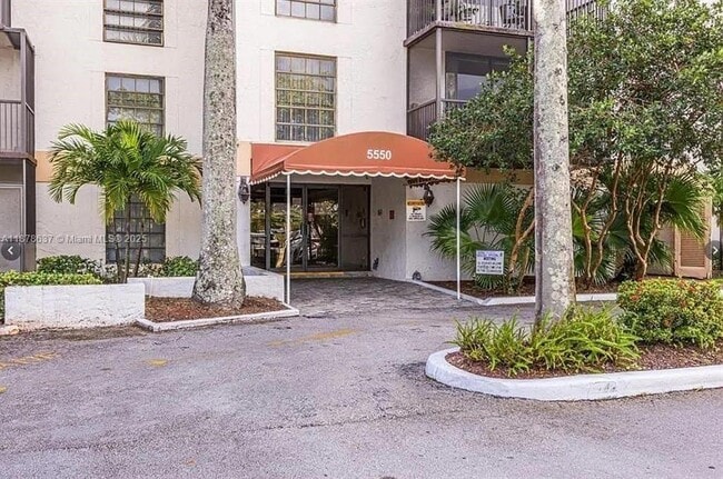 Building Photo - 5550 NW 44th St Unit 312B Rental