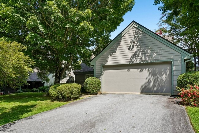 Photo - 104 Highview Ln