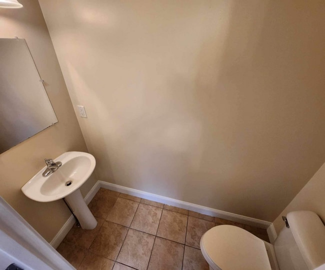 Photo - 128 S Main St