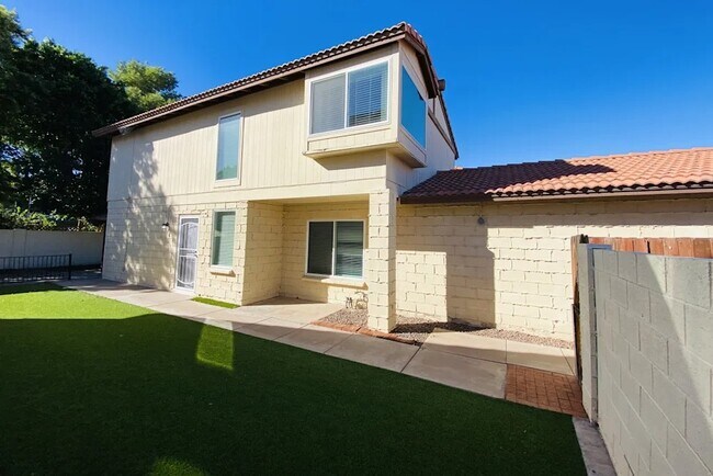 Photo - 2732 W Estrella Dr