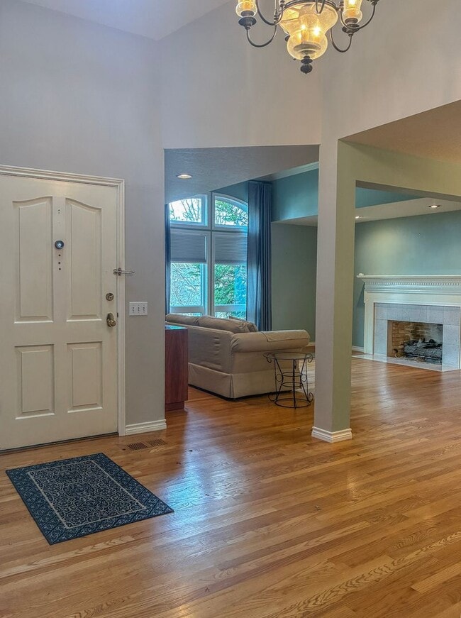 Photo - Arranmore 2 Bedroom with Den Available Now !