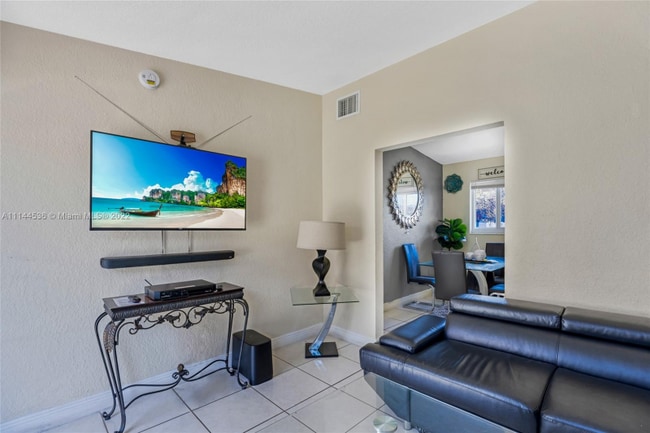 Photo - 2165 NW 23rd St