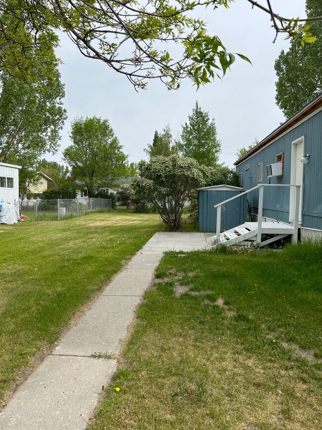 Photo - 2 bed, 1 bath Manufactured Home in the Mill Hollow Community!