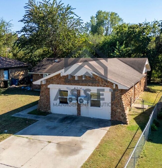 Photo - Charming 5 Bedroom Rent to Own Home!!