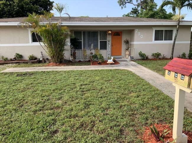 Photo - 730 E Melrose Cir House