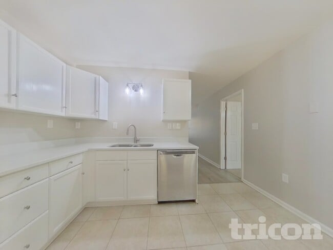 Photo - 6215 Rockwell Blvd W