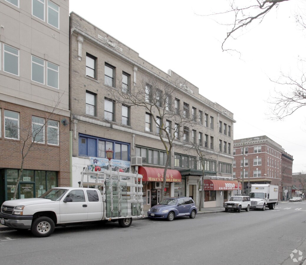 Photo - Atlas Apartment Building