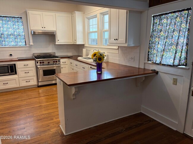 Photo - 301 Stevenson St