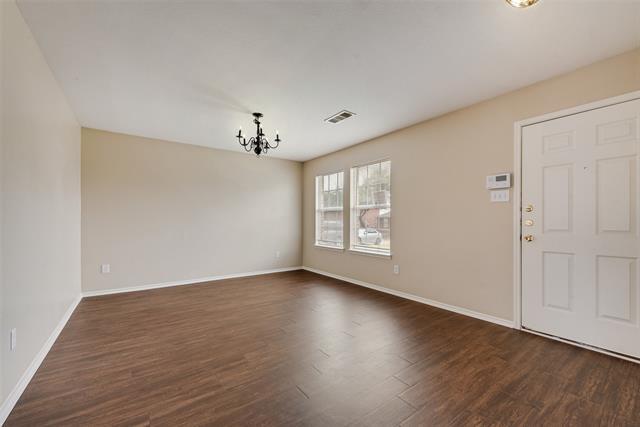 Photo - 2112 Chisolm Trl